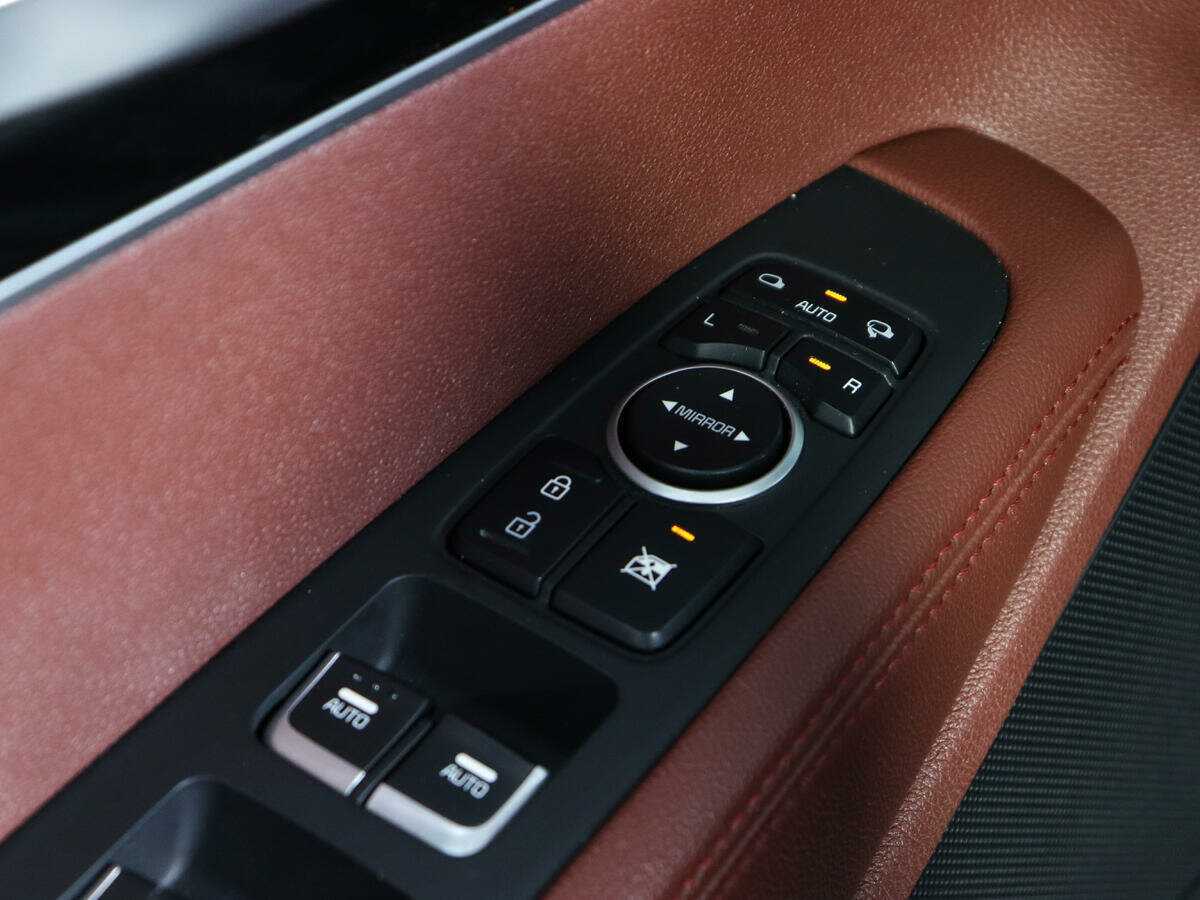 Купить Kia Sorento с пробегом. Фото: #18