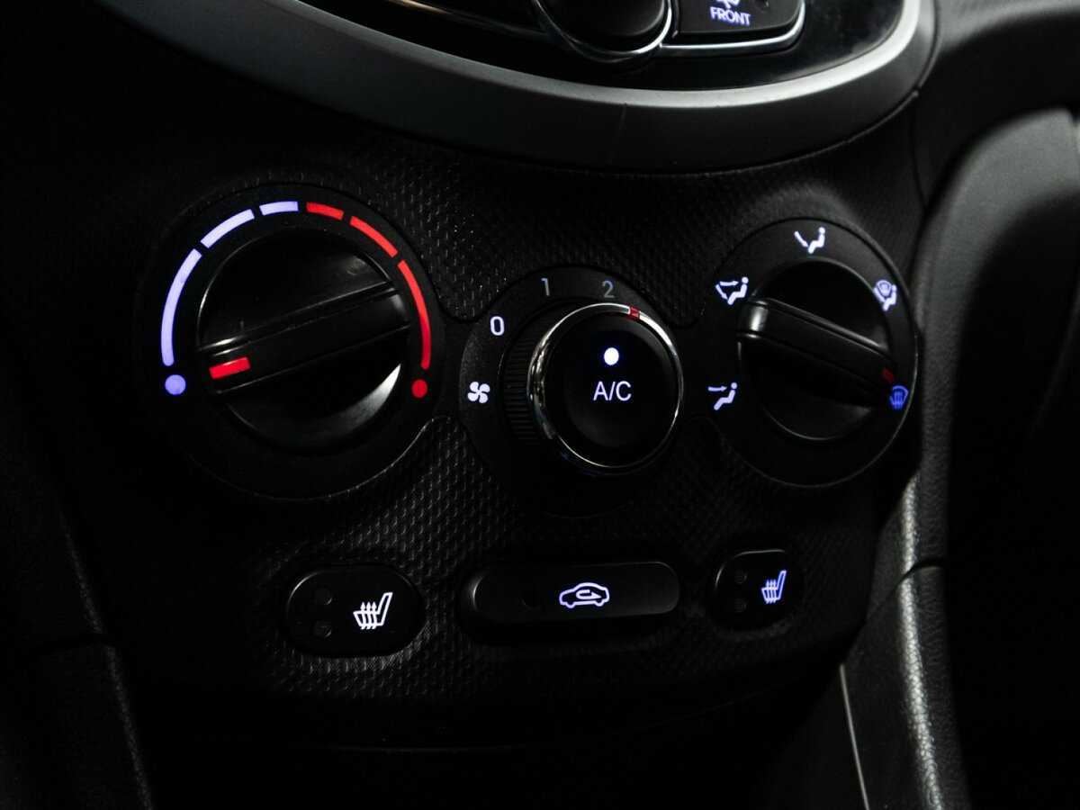 Купить Hyundai Solaris с пробегом. Фото: #14