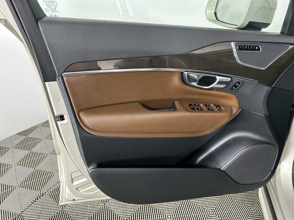 Купить Volvo XC90 с пробегом. Фото: #7