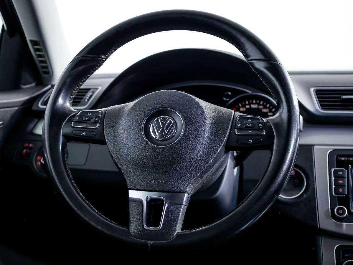 Купить Volkswagen Passat с пробегом. Фото: #16