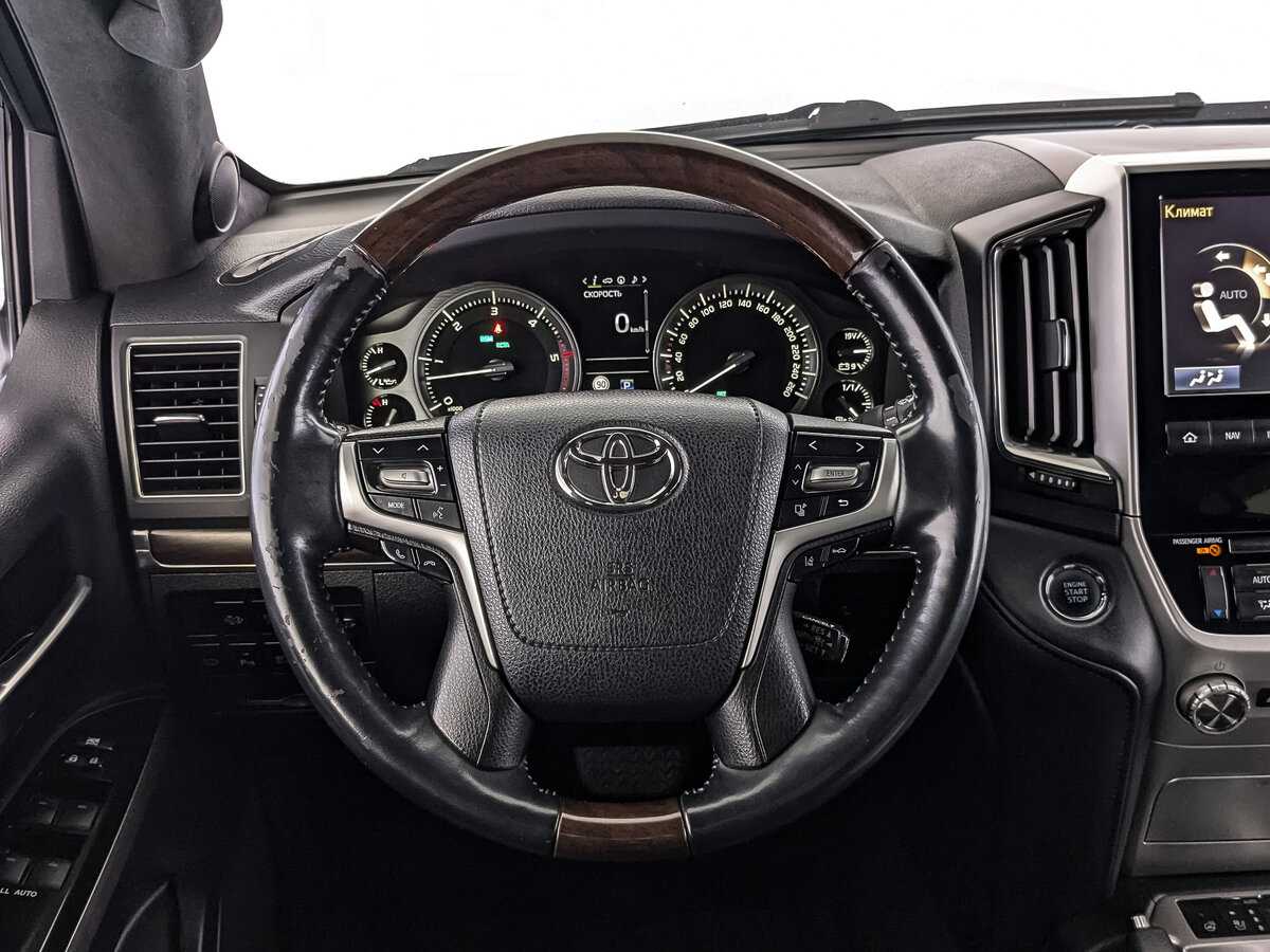 Купить Toyota Land Cruiser с пробегом. Фото: #20