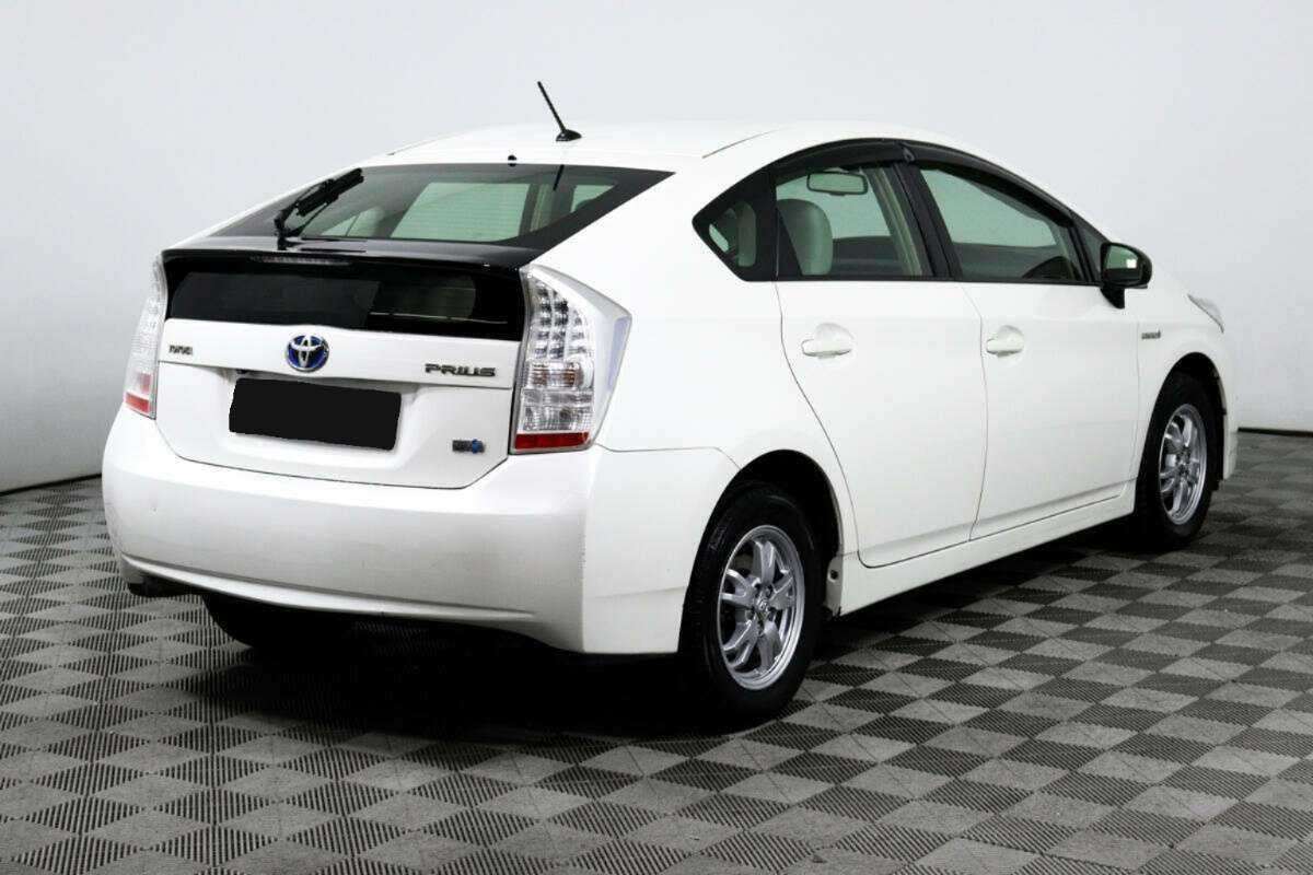 Купить Toyota Prius с пробегом. Фото: #4