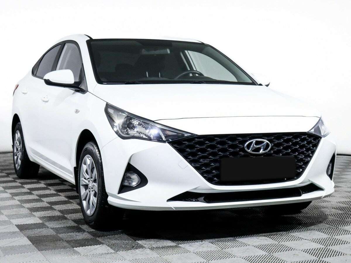 Купить Hyundai Solaris с пробегом. Фото: #2