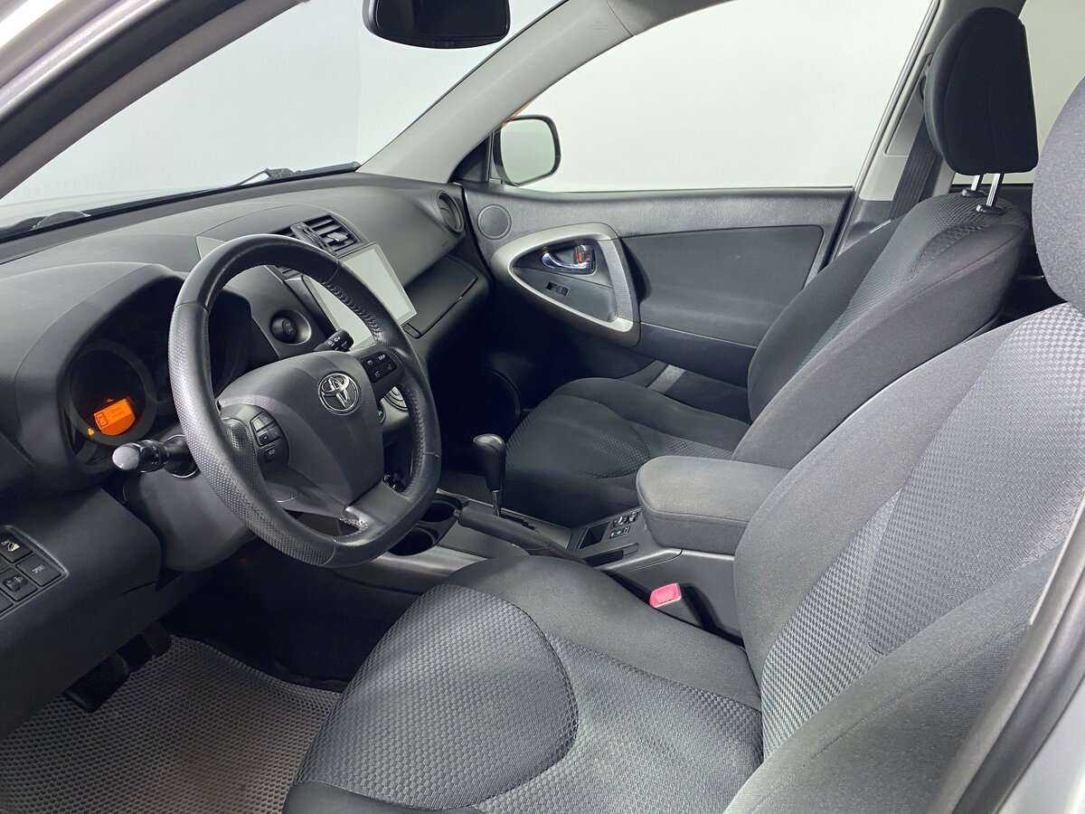 Купить Toyota RAV4 с пробегом. Фото: #7