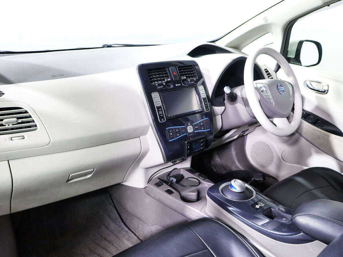 Купить Nissan Leaf с пробегом. Фото: #6