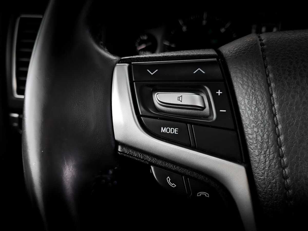Купить Toyota Land Cruiser с пробегом. Фото: #28