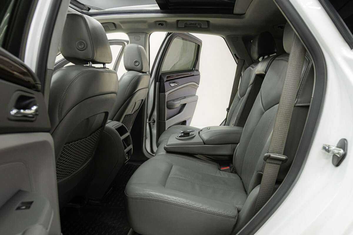 Купить Cadillac SRX с пробегом. Фото: #18