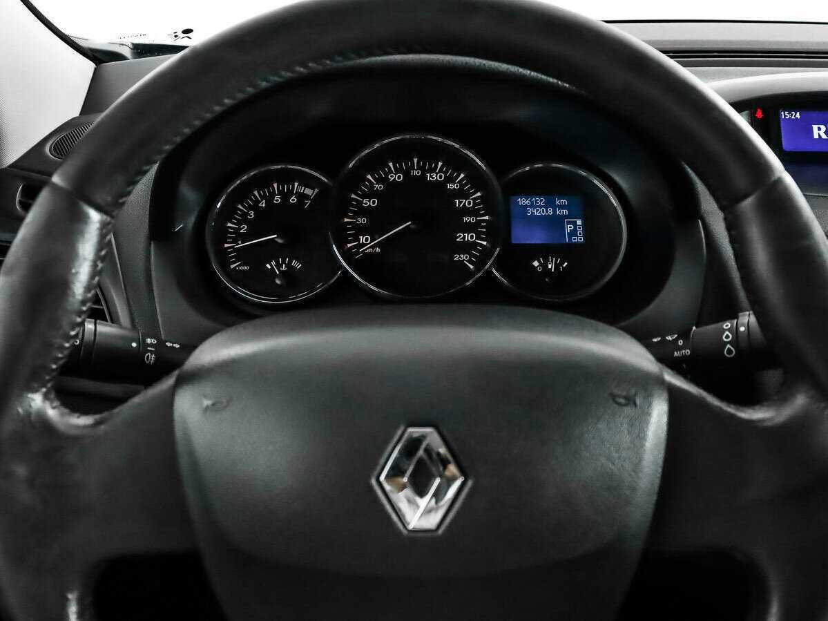 Купить Renault Fluence с пробегом. Фото: #17