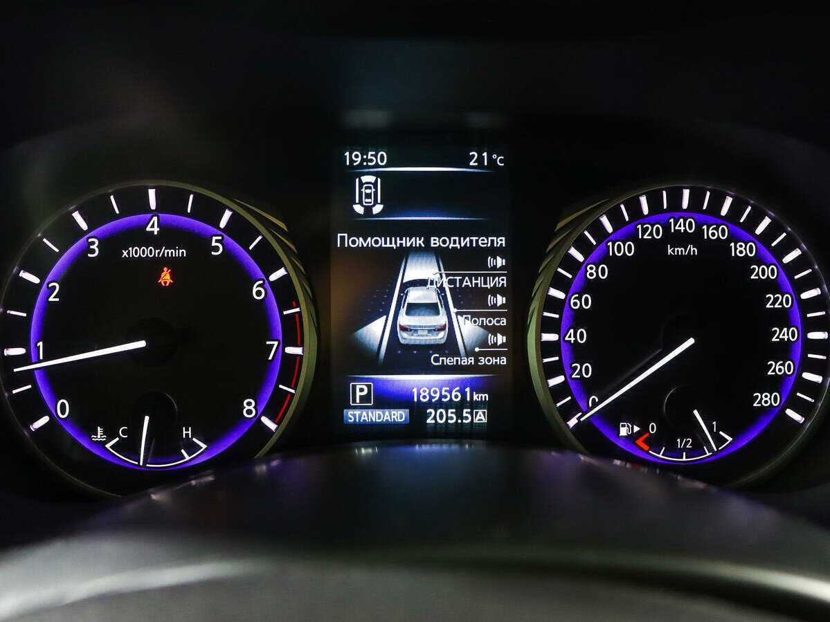 Купить Infiniti Q50 с пробегом. Фото: #8