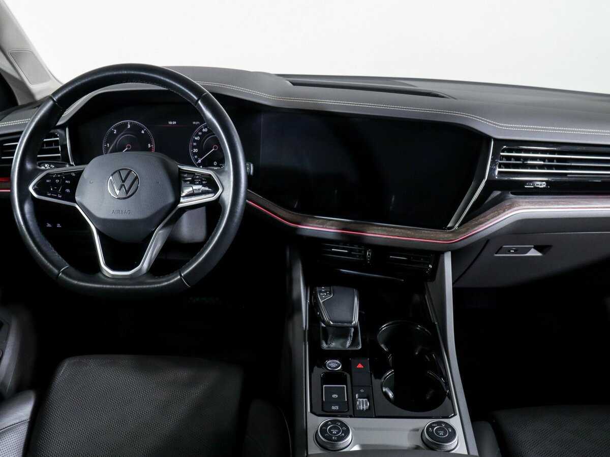 Купить Volkswagen Touareg с пробегом. Фото: #8