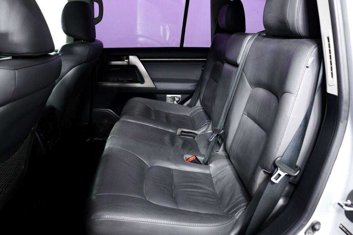 Купить Toyota Land Cruiser с пробегом. Фото: #10