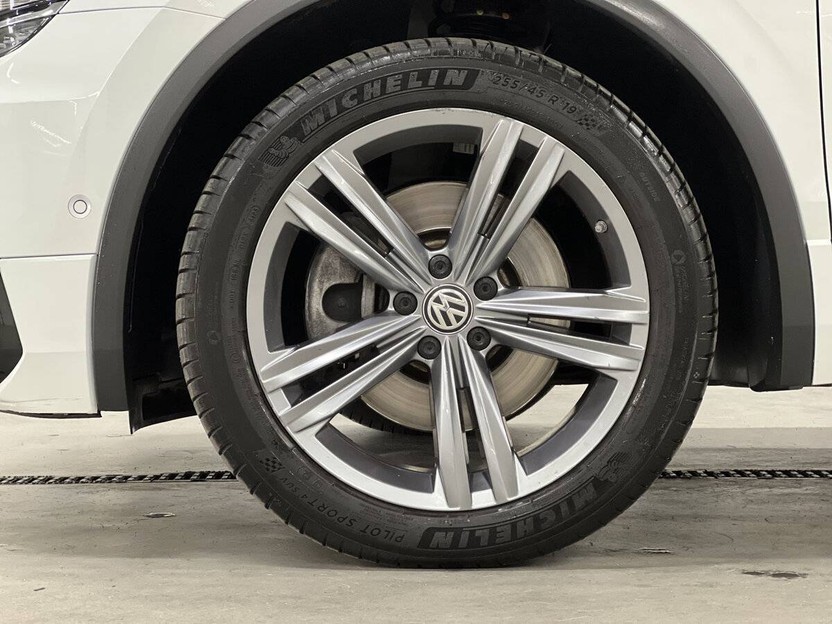 Купить Volkswagen Tiguan с пробегом. Фото: #17