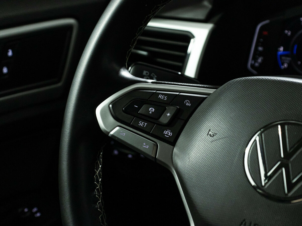 Купить Volkswagen Teramont с пробегом. Фото: #18