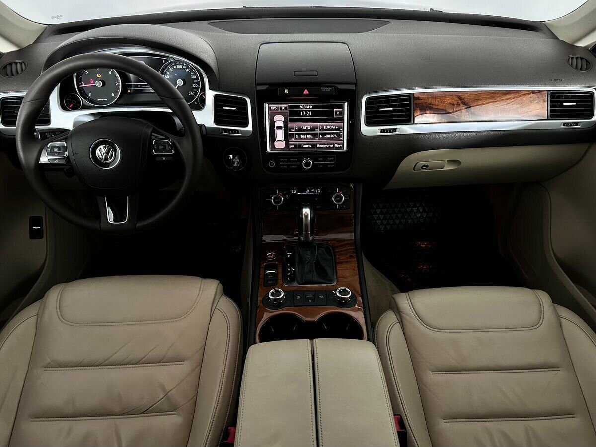 Купить Volkswagen Touareg с пробегом. Фото: #9