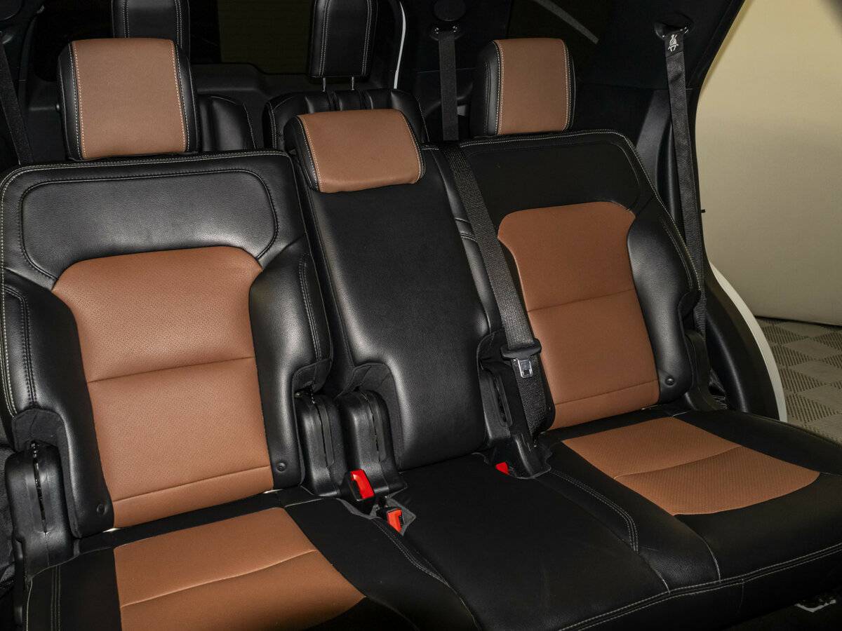 Купить Ford Explorer с пробегом. Фото: #11