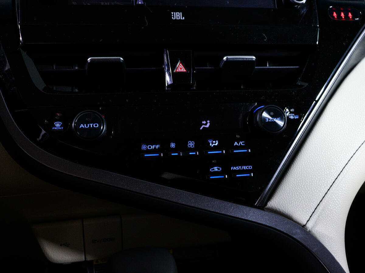 Купить Toyota Camry с пробегом. Фото: #24