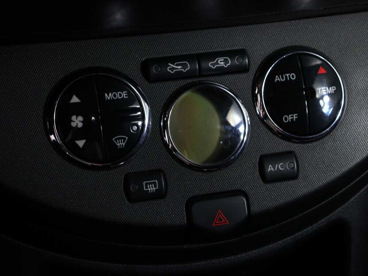 Купить Nissan Note с пробегом. Фото: #13