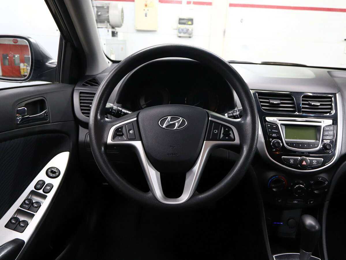 Купить Hyundai Solaris с пробегом. Фото: #14