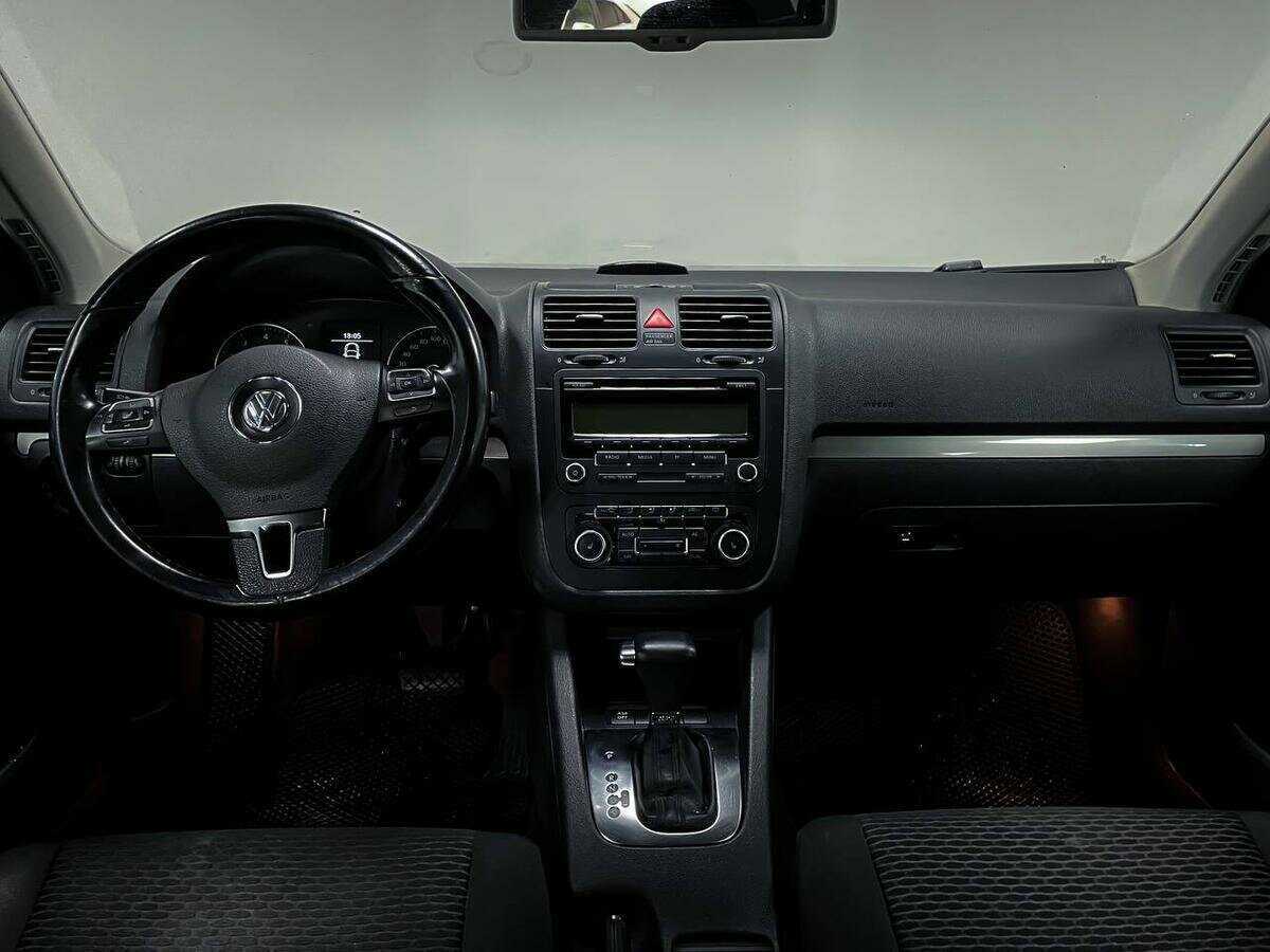 Купить Volkswagen Jetta с пробегом. Фото: #9