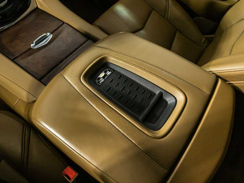 Купить Cadillac Escalade с пробегом. Фото: #22