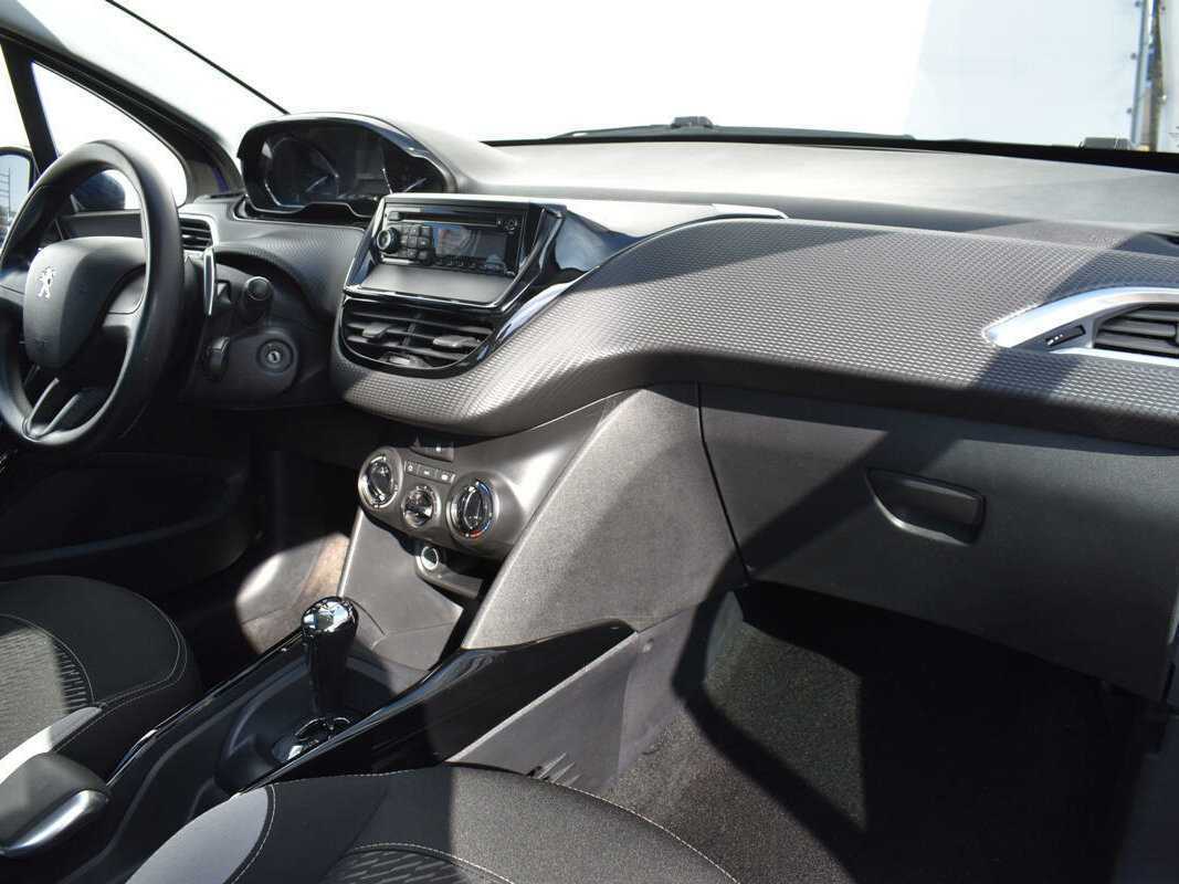 Купить Peugeot 2008 с пробегом. Фото: #8
