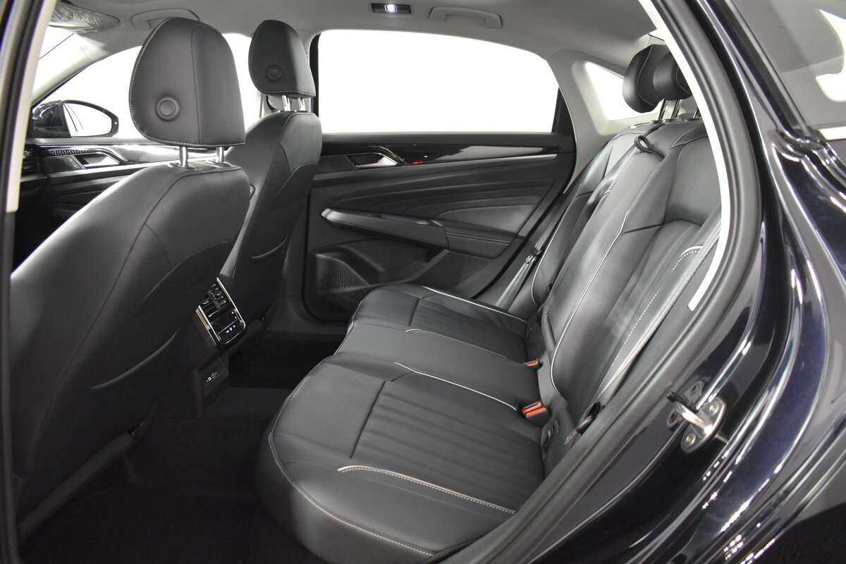 Купить Volkswagen Passat с пробегом. Фото: #8