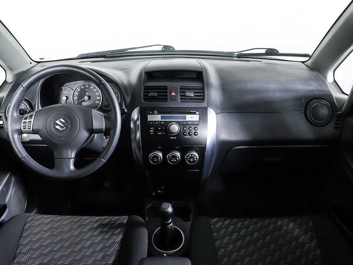 Купить Suzuki SX4 с пробегом. Фото: #10
