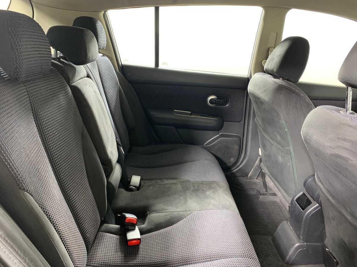 Купить Nissan Tiida с пробегом. Фото: #17