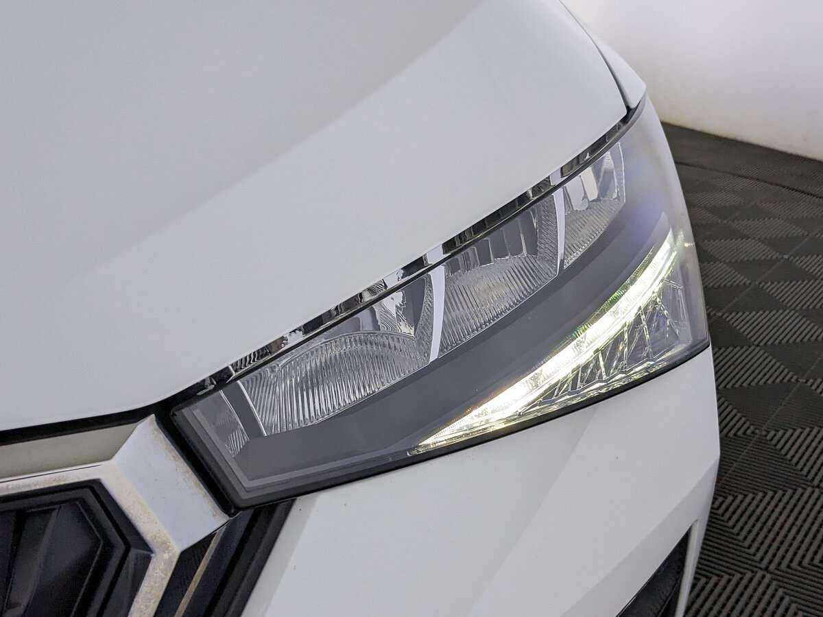 Купить Skoda Rapid с пробегом. Фото: #10