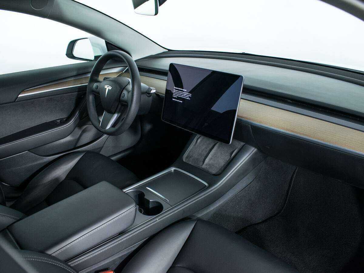 Купить Tesla Model 3 с пробегом. Фото: #8