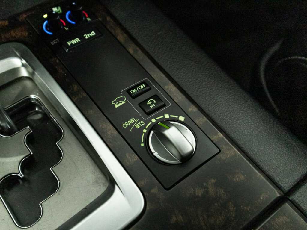 Купить Toyota Land Cruiser с пробегом. Фото: #21