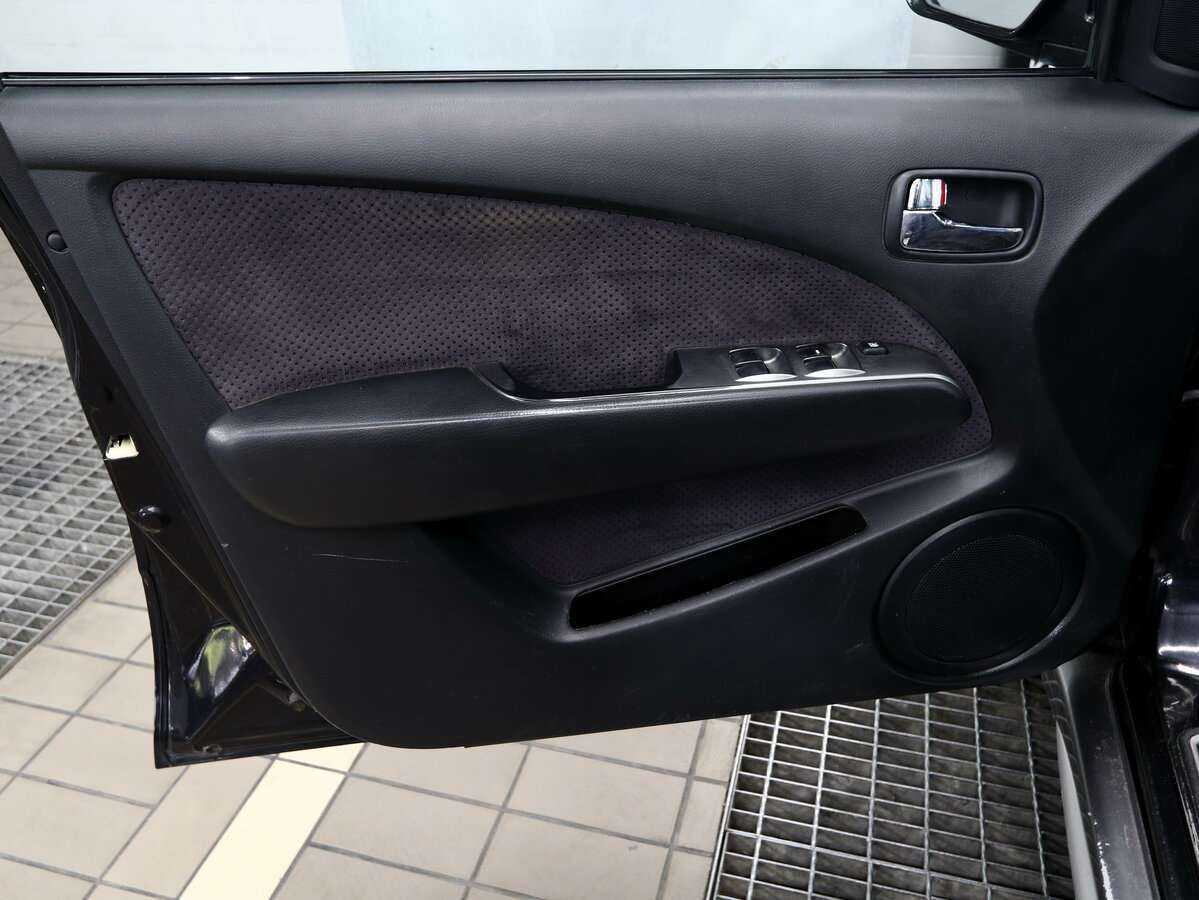 Купить Mitsubishi Outlander с пробегом. Фото: #7