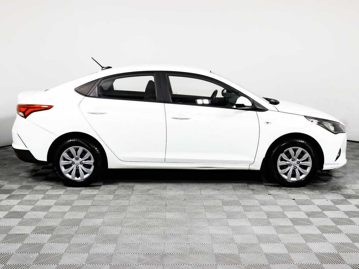 Купить Hyundai Solaris с пробегом. Фото: #3