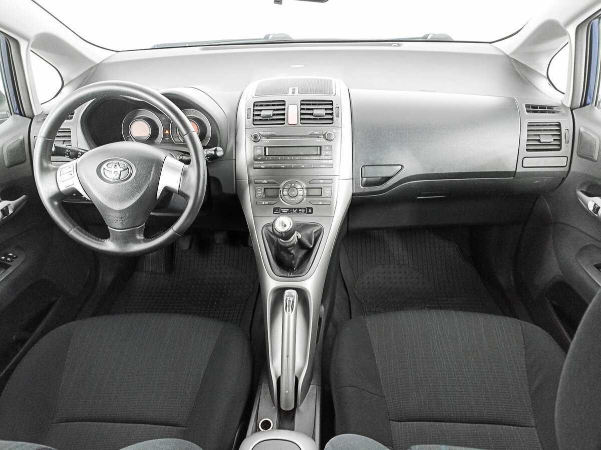 Купить Toyota Auris с пробегом. Фото: #11