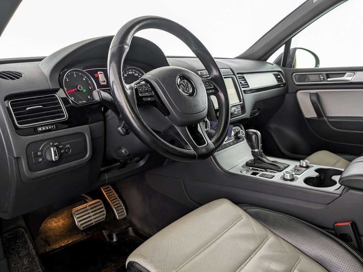 Купить Volkswagen Touareg с пробегом. Фото: #13