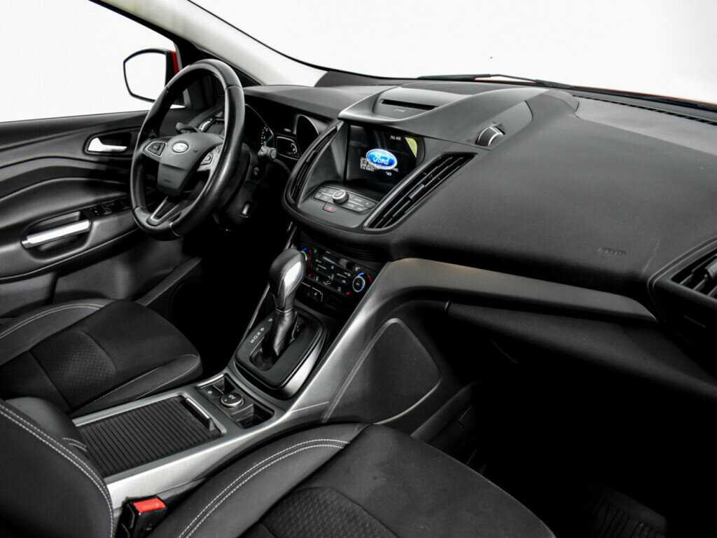 Купить Ford Kuga с пробегом. Фото: #10