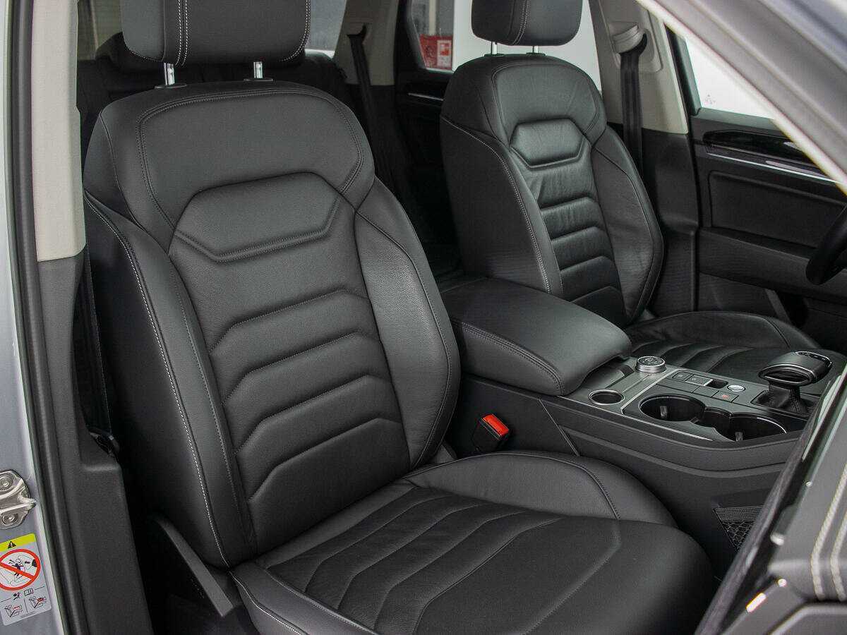 Купить Volkswagen Touareg с пробегом. Фото: #7
