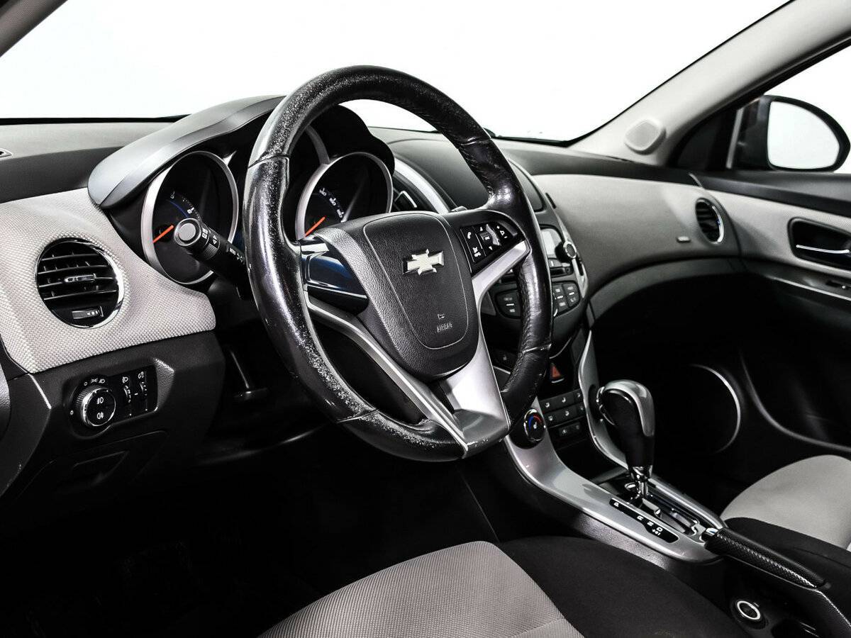 Купить Chevrolet Cruze с пробегом. Фото: #11