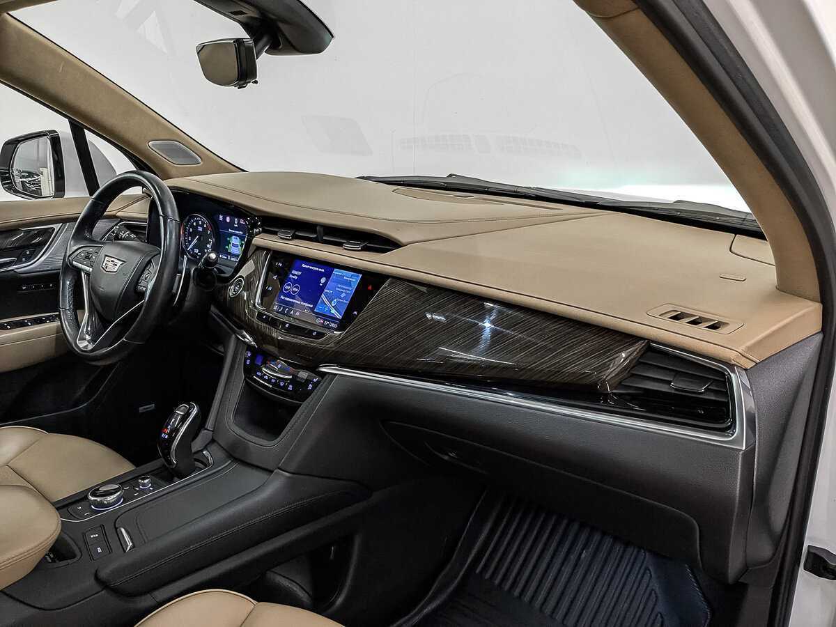 Купить Cadillac XT6 с пробегом. Фото: #10