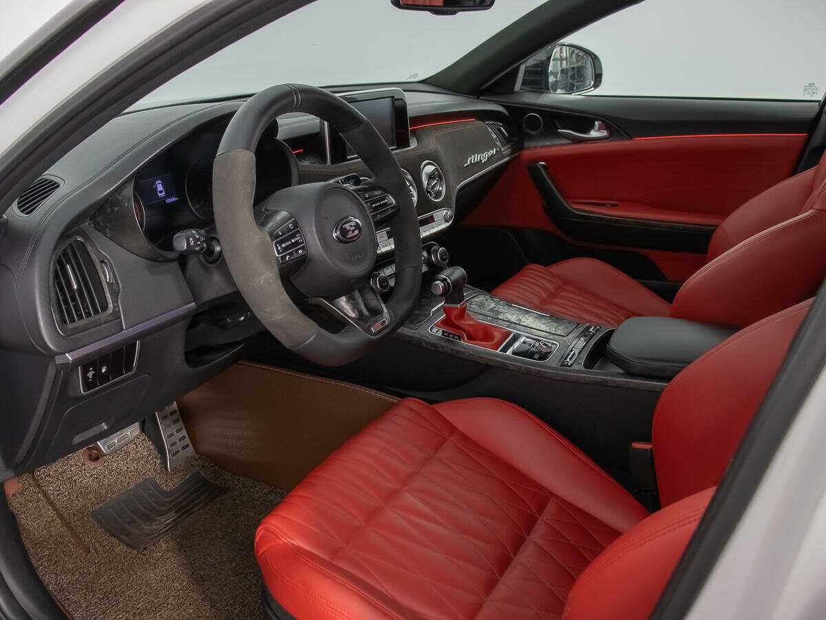 Купить Kia Stinger с пробегом. Фото: #9