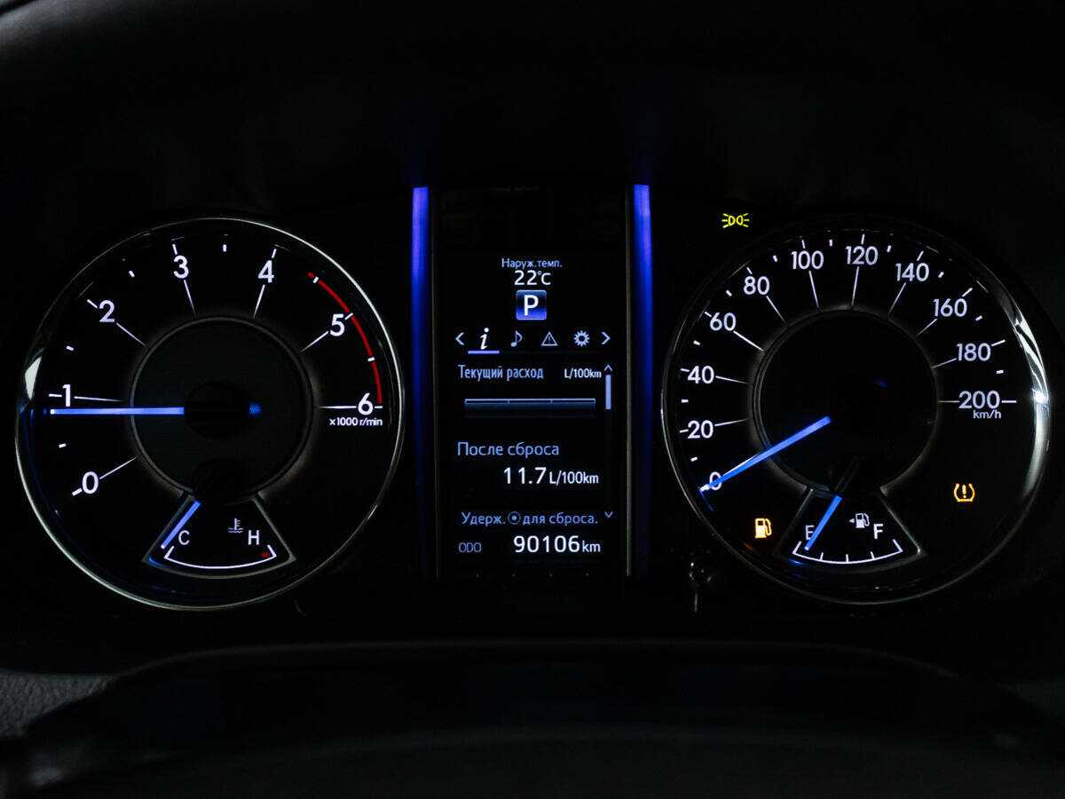 Купить Toyota Fortuner с пробегом. Фото: #11