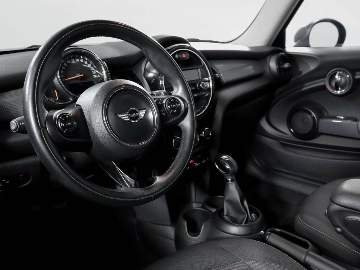 Купить Mini Hatch с пробегом. Фото: #11
