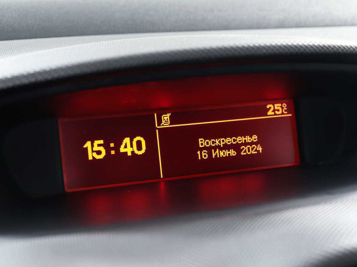 Купить Peugeot 408 с пробегом. Фото: #16