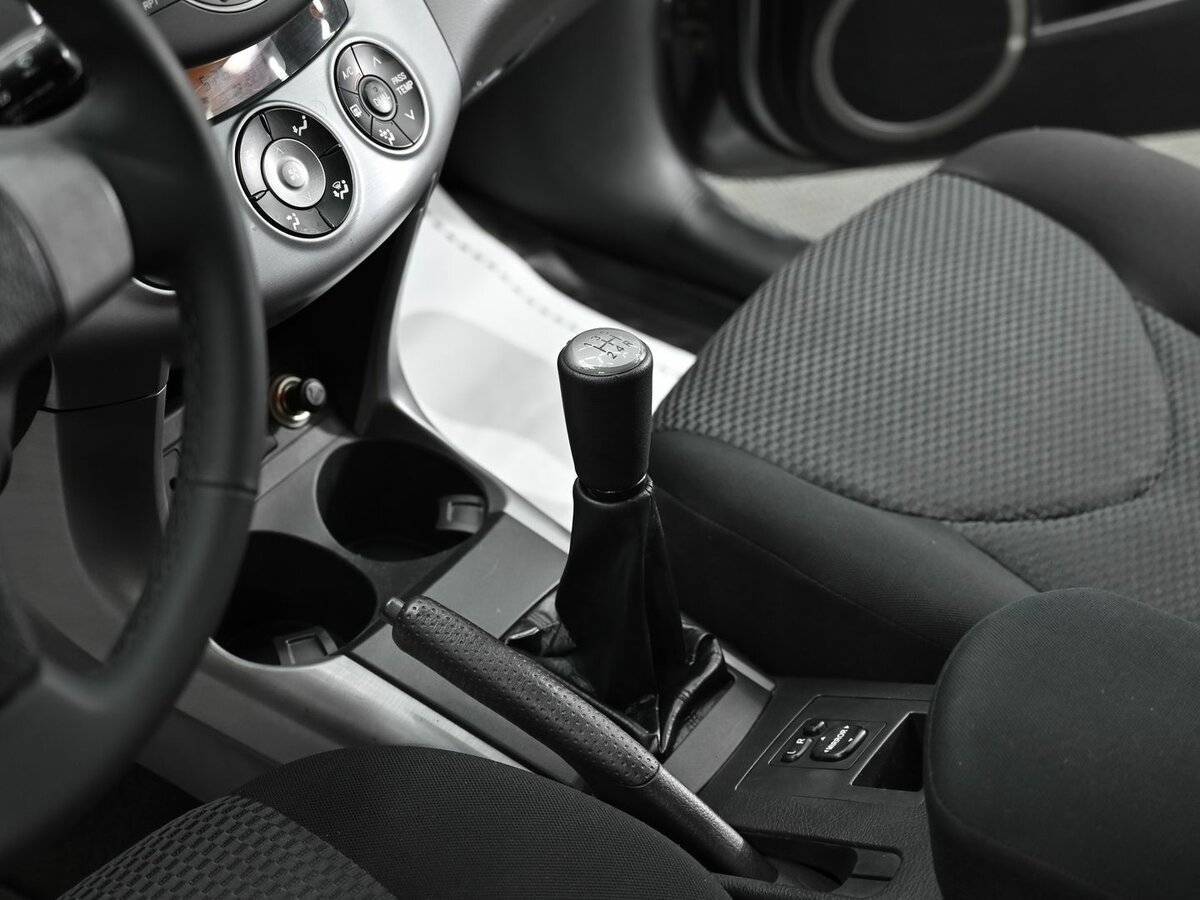 Купить Toyota RAV4 с пробегом. Фото: #10
