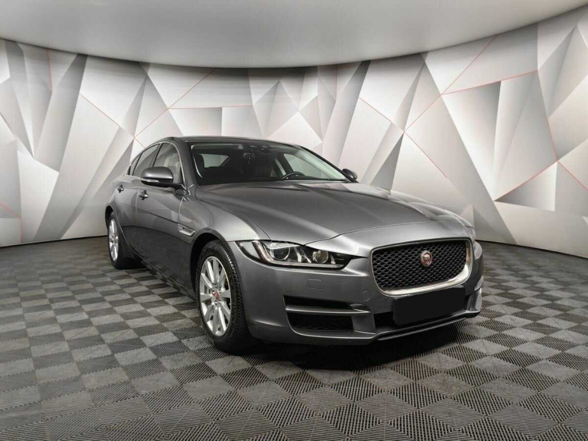 Купить Jaguar XE с пробегом. Фото: #2