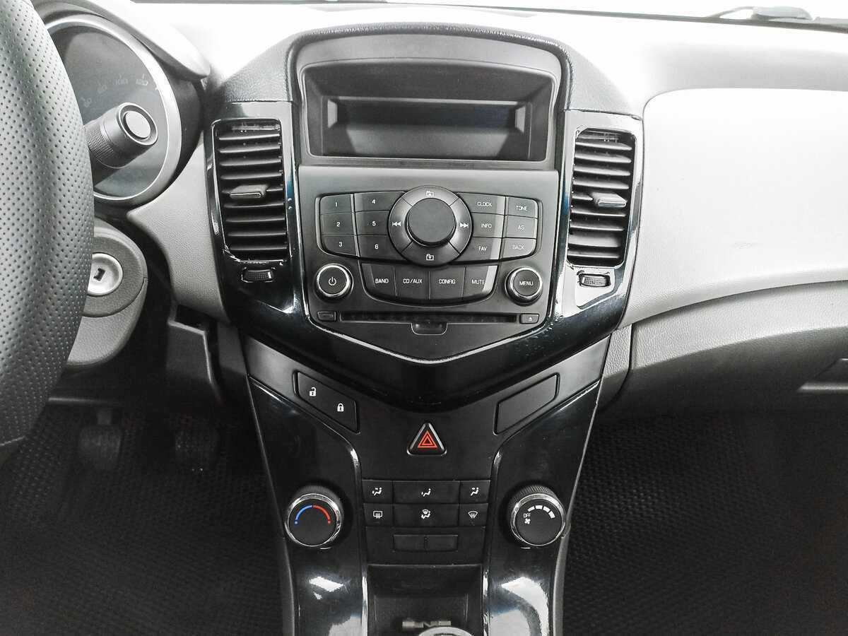 Купить Chevrolet Cruze с пробегом. Фото: #14