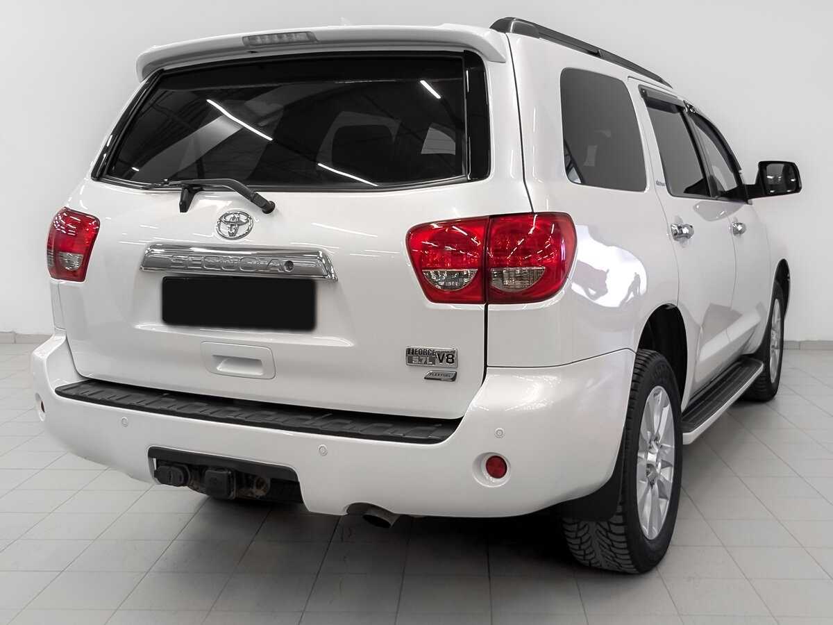 Купить Toyota Sequoia с пробегом. Фото: #4