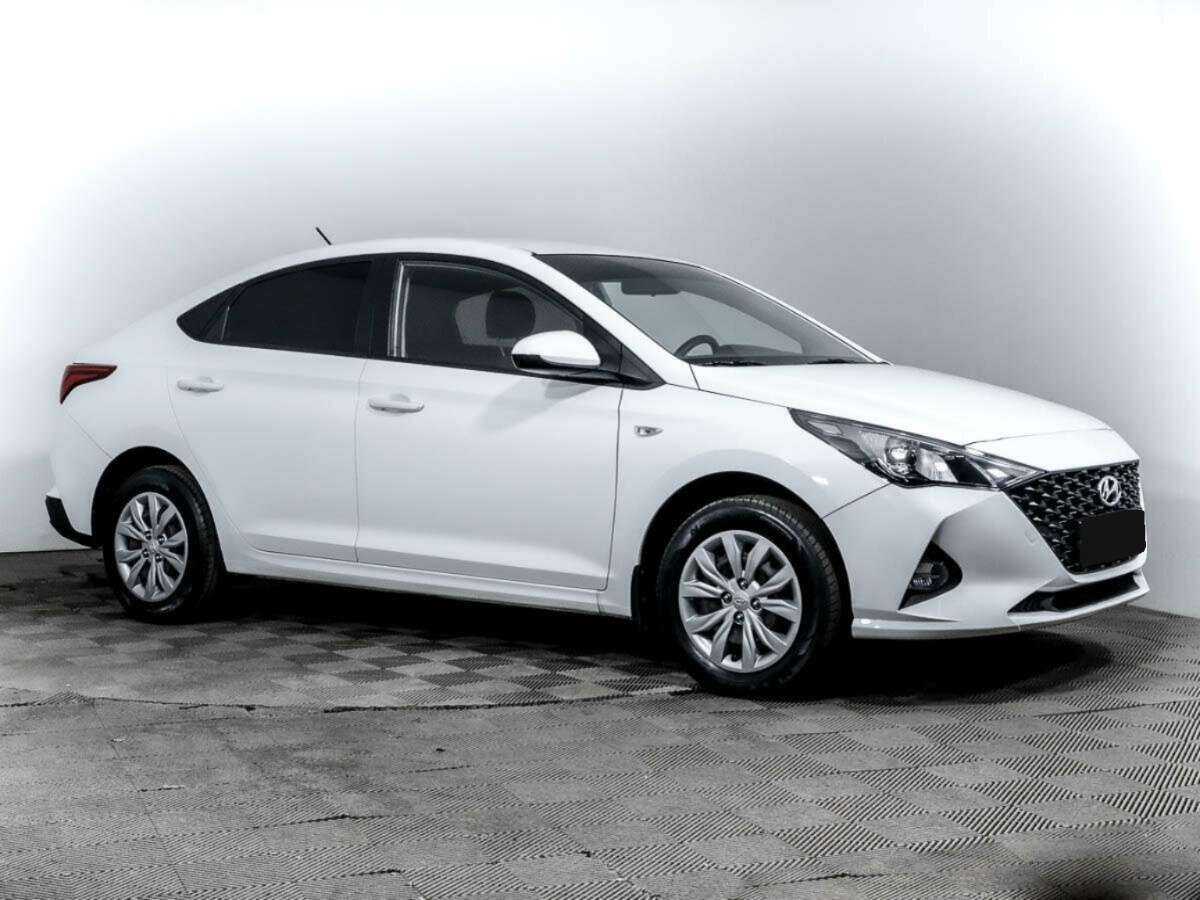Купить Hyundai Solaris с пробегом. Фото: #2