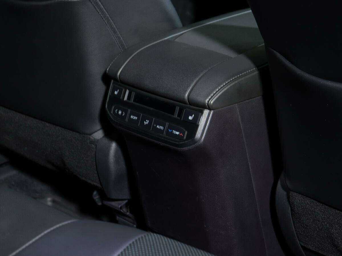 Купить Toyota Highlander с пробегом. Фото: #13