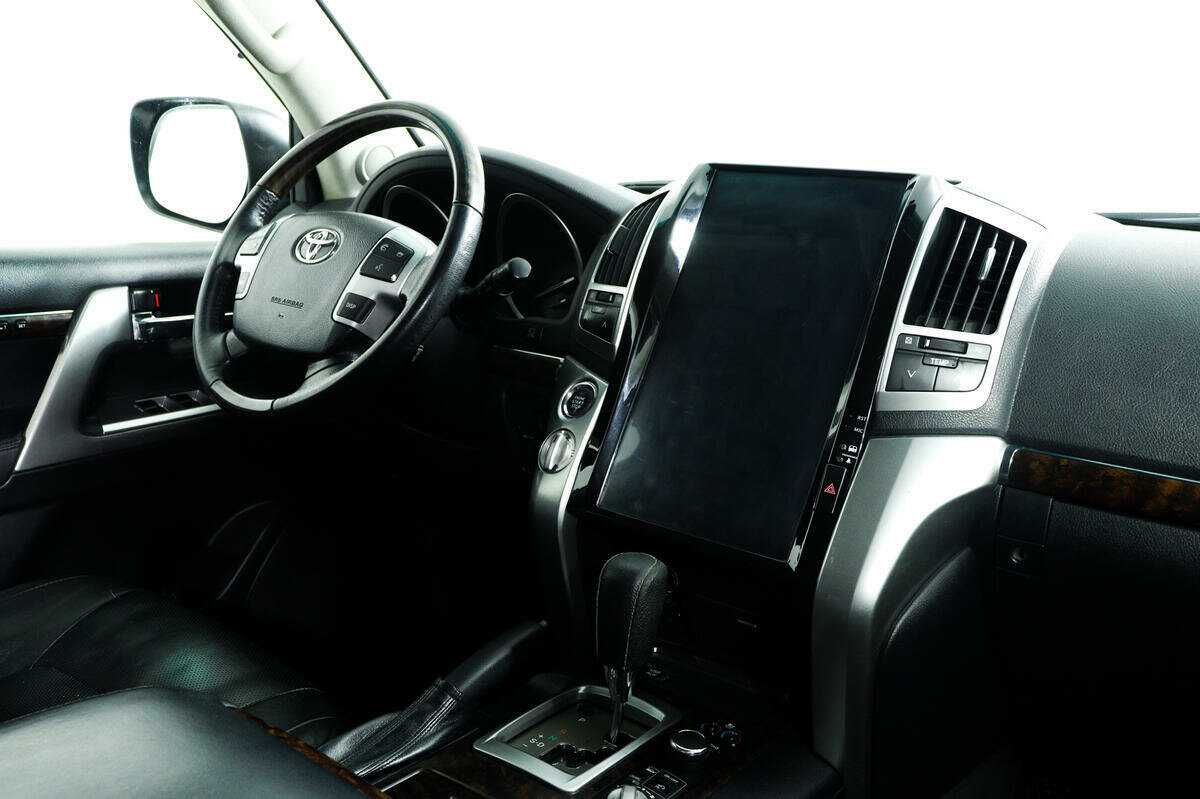 Купить Toyota Land Cruiser с пробегом. Фото: #6